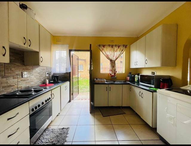 3 BEDROOM HOUSE FOR SALE IN NEW STATE AREA